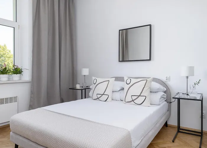 1-Bedroom Apartment - Długa 65
